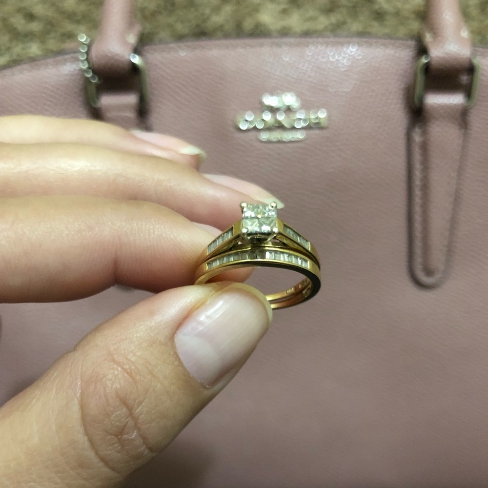 Sold❗️❗️Woman wedding ring size 5